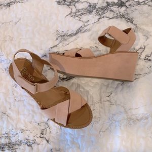 NEW Franco Sarto Wedges, Blush, Sz 8